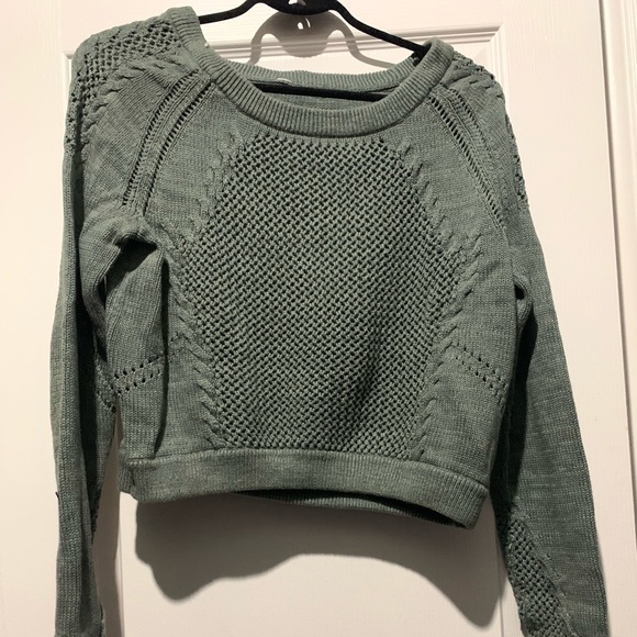 lululemon athletica Sweaters - Lululemon green crop sweater $148